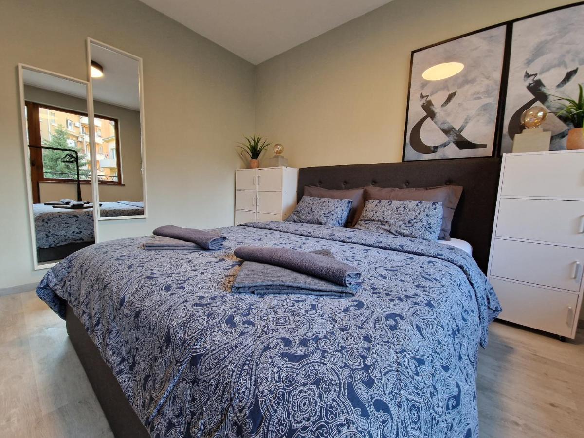 Marsselis Luxe Port Apartment Varna Ngoại thất bức ảnh