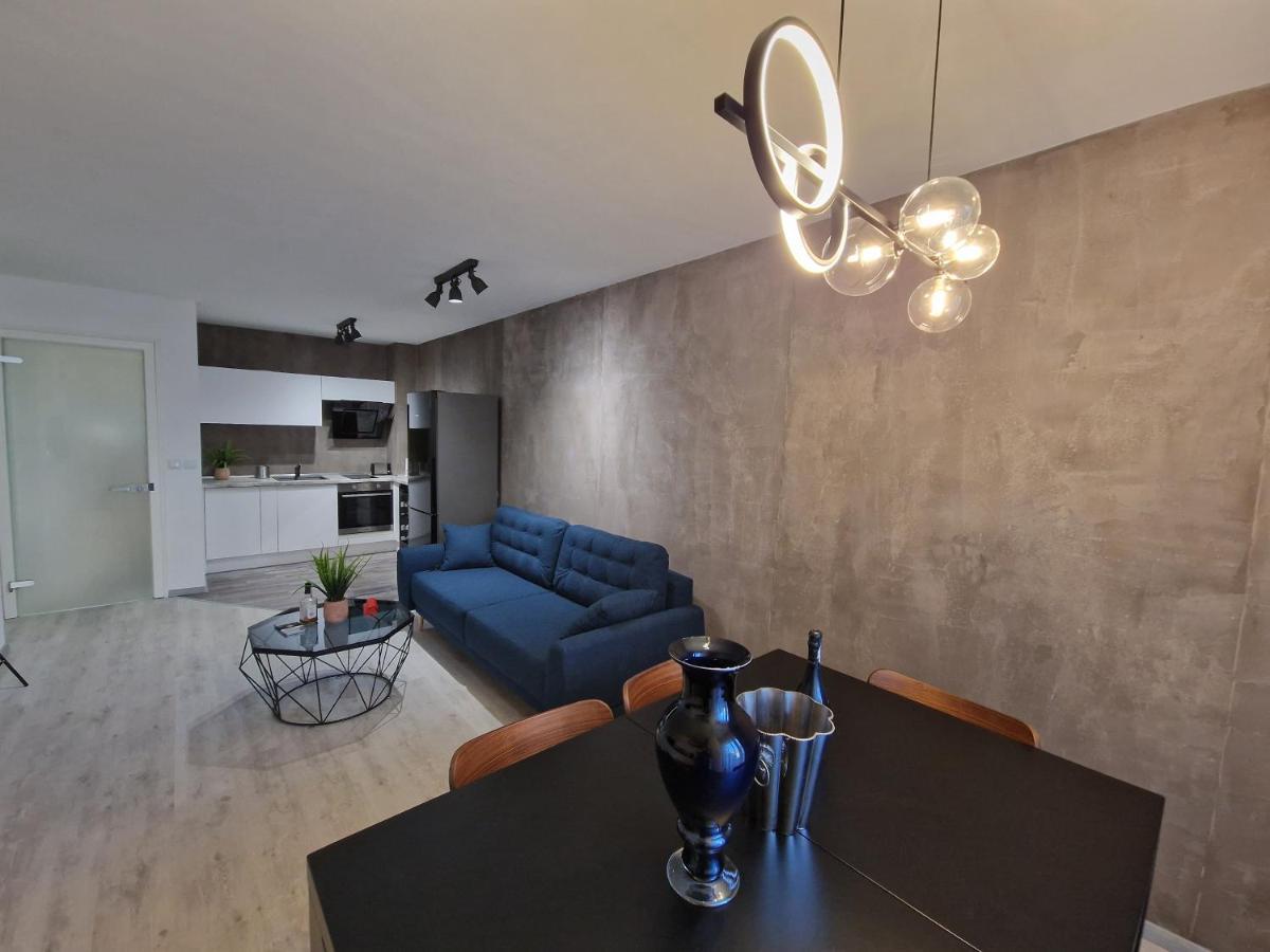 Marsselis Luxe Port Apartment Varna Ngoại thất bức ảnh