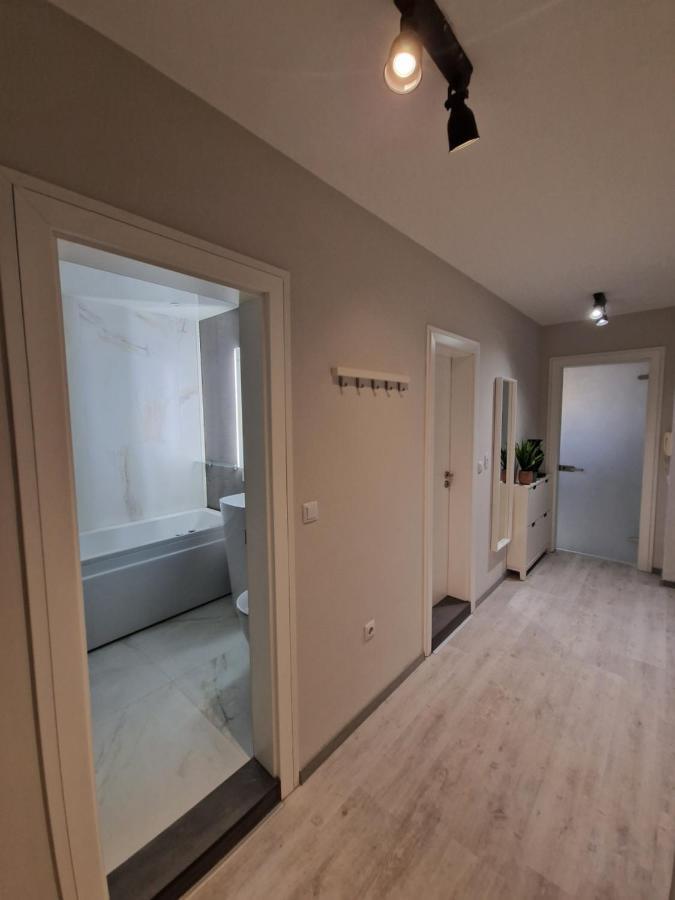 Marsselis Luxe Port Apartment Varna Ngoại thất bức ảnh
