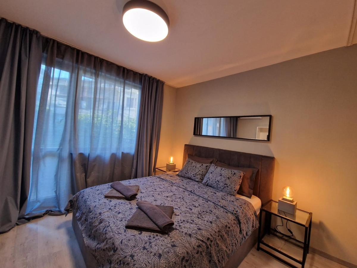 Marsselis Luxe Port Apartment Varna Ngoại thất bức ảnh