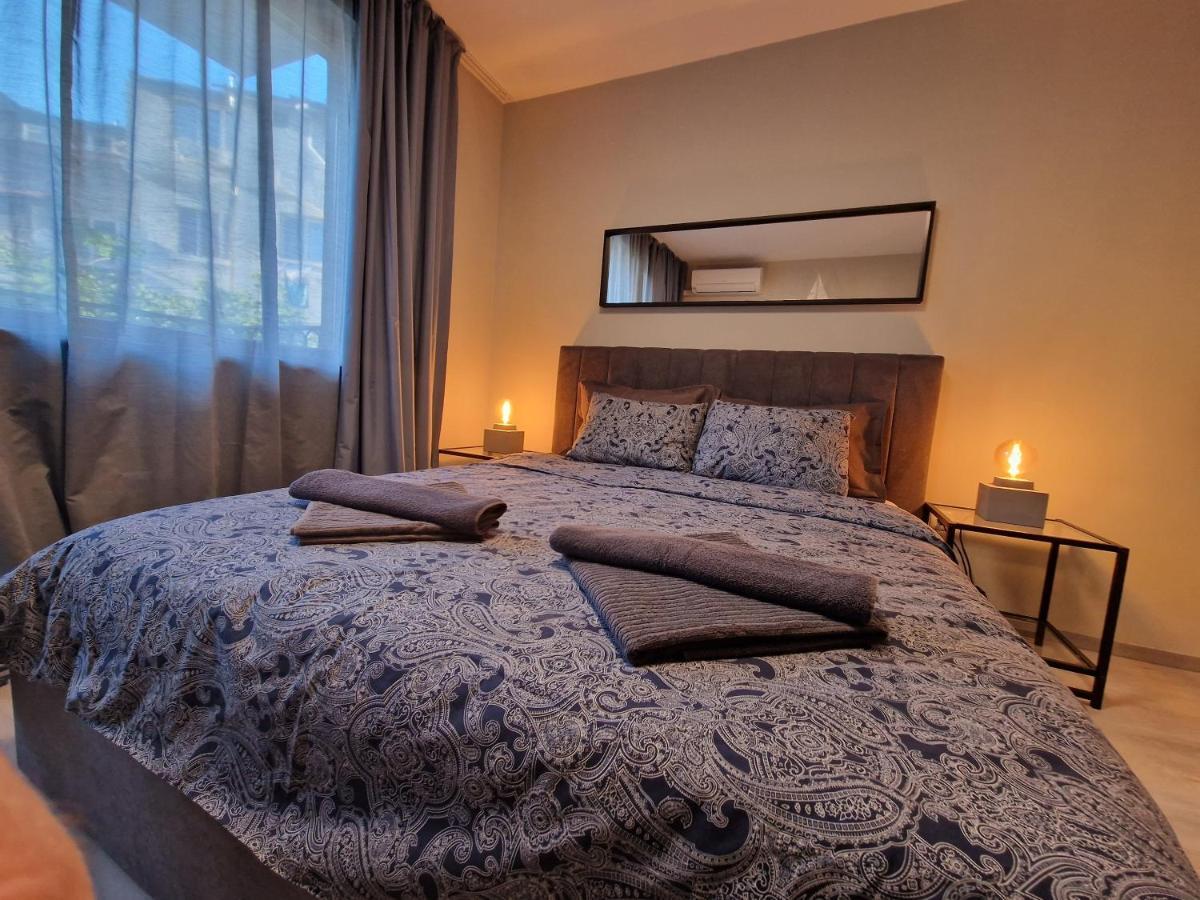 Marsselis Luxe Port Apartment Varna Ngoại thất bức ảnh