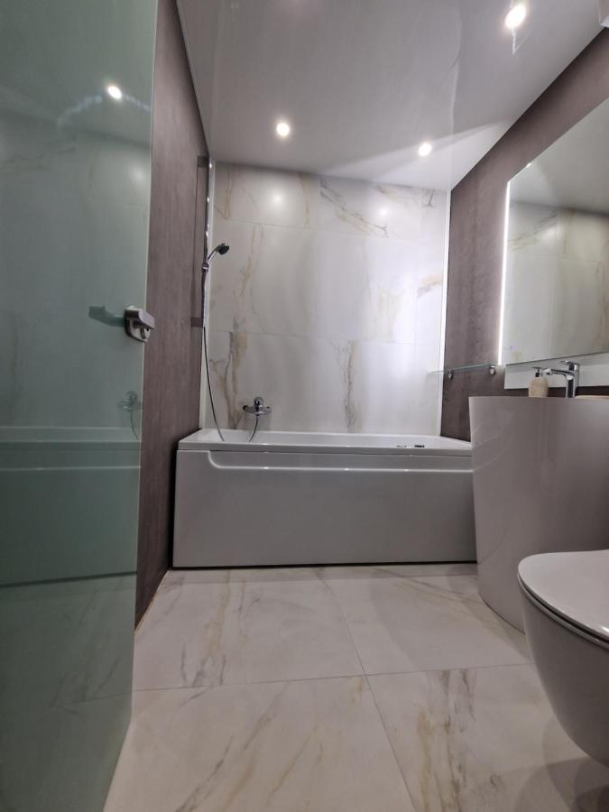 Marsselis Luxe Port Apartment Varna Ngoại thất bức ảnh