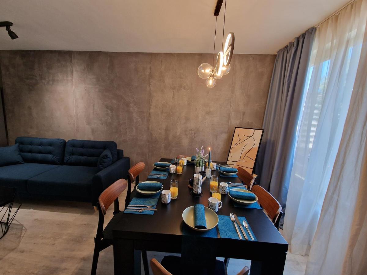 Marsselis Luxe Port Apartment Varna Ngoại thất bức ảnh