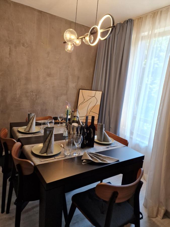 Marsselis Luxe Port Apartment Varna Ngoại thất bức ảnh