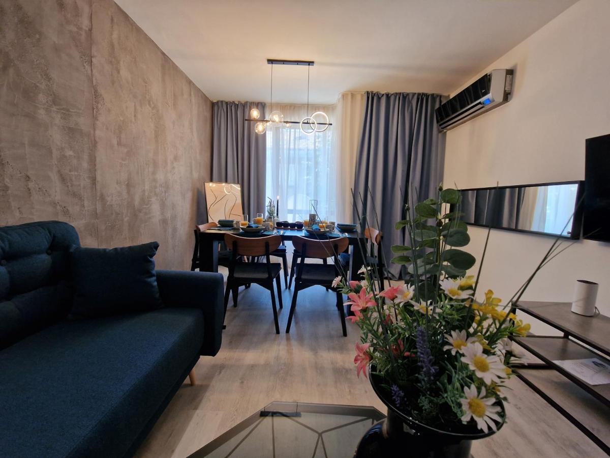 Marsselis Luxe Port Apartment Varna Ngoại thất bức ảnh